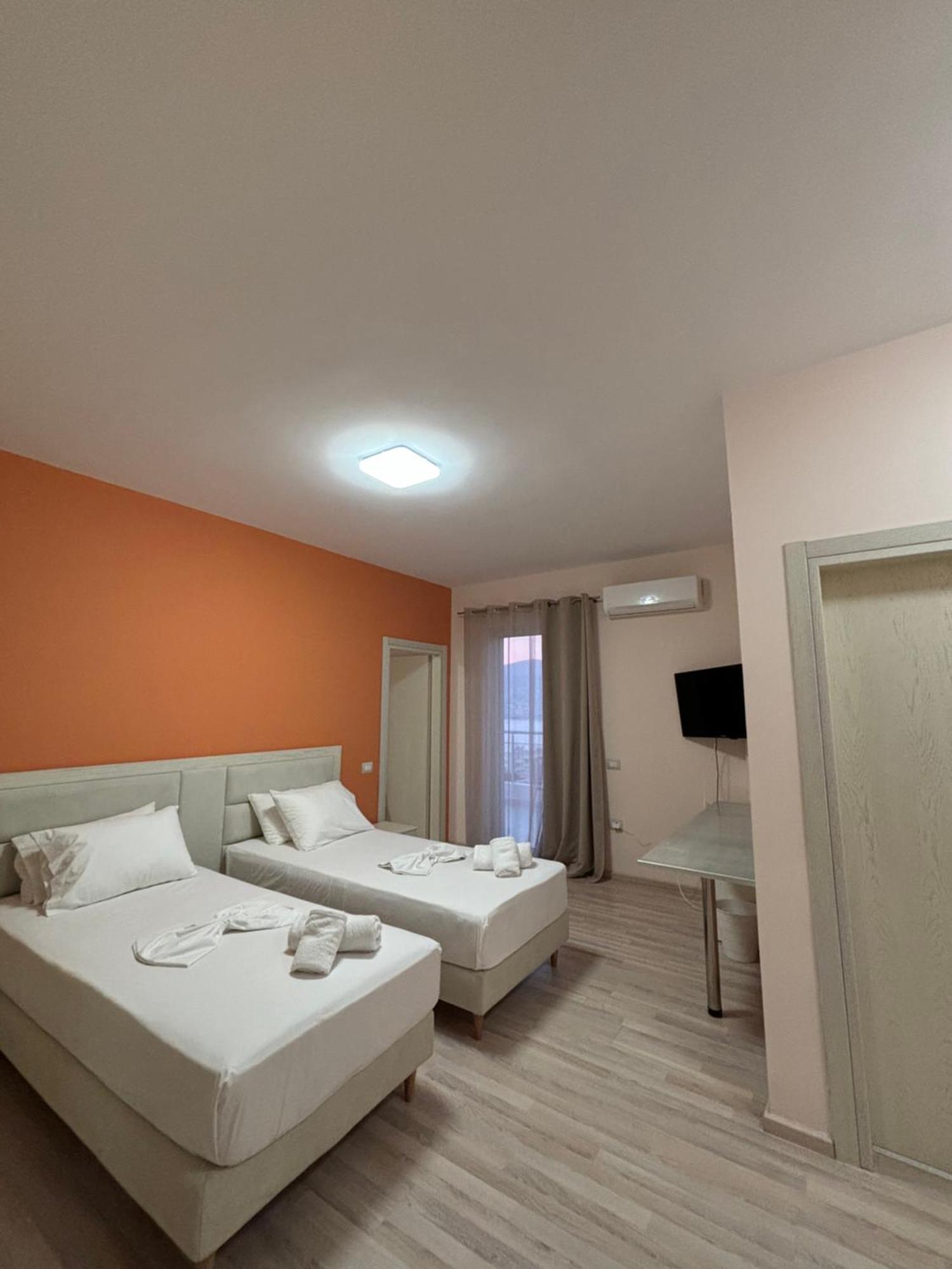 Vila -Te Golja Sarandë Esterno foto